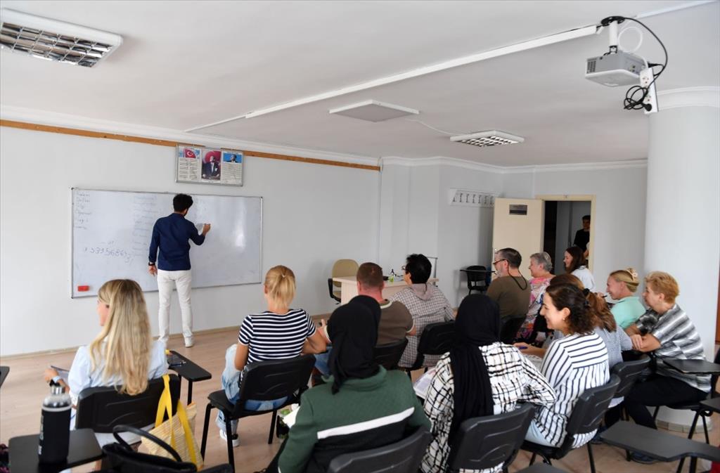 آغاز ثبت نام دوره های رایگان مرکز کنسم شهرداری کنیالتی آنتالیا در سال جدید