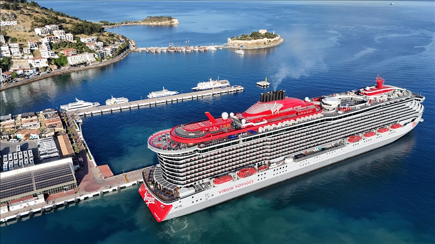 ورود بیش از 2 هزار و 500 گردشگر با کشتی کروز به بودروم ترکیه